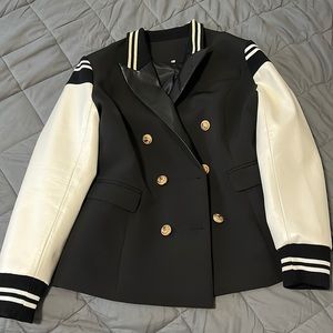 Blazer with a sporty edge (authentic suit jacket material)